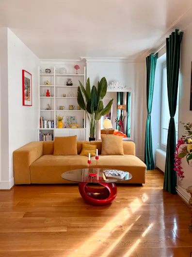 Bright Haussmann Apartment in Paris – Ideal Location for Photo or Video Shoot - Image 4
