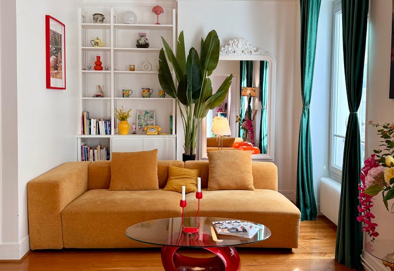 Bright Haussmann Apartment in Paris – Ideal Location for Photo or Video Shoot - Image 4