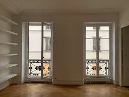 Classic Parisian apartment in the very center of Paris - Image 6
