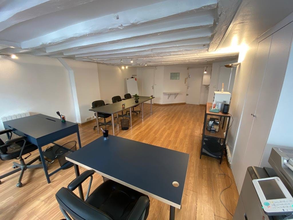 52 Square Meter Office Space on Rue Poissonniere, Paris