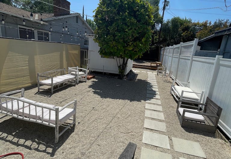 L.A. Bohemian Peaceful Garden Space - Image 1