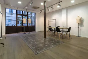 Showroom, popup store on rue de Turenne - Image 7