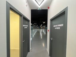 Espace Commercial Pop-Up de 868 m² au Cœur de Liège, Passage Piéton Premium (Place Saint-Lambert) - Image 8