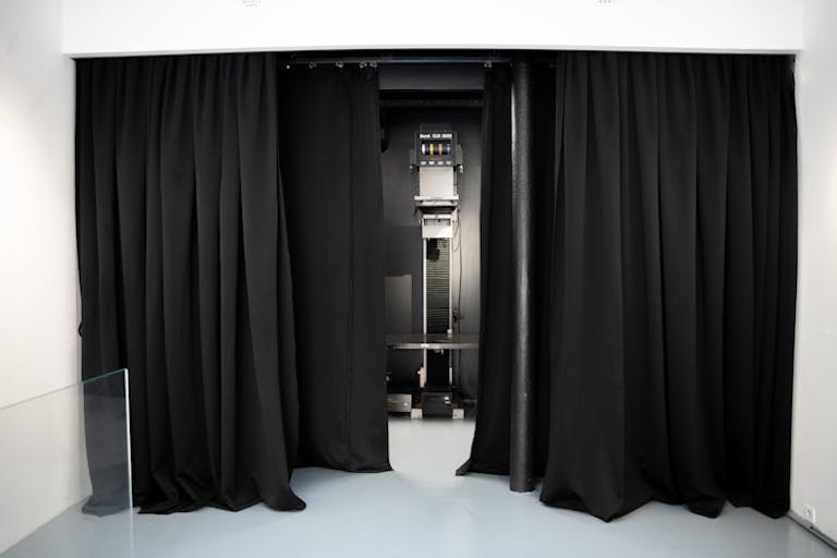 central Marais showroom 50 square meters - Image 3