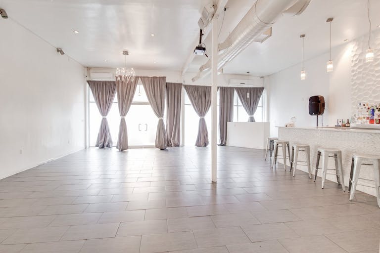 Licensed Bar Space in Crown Heights - Image 1