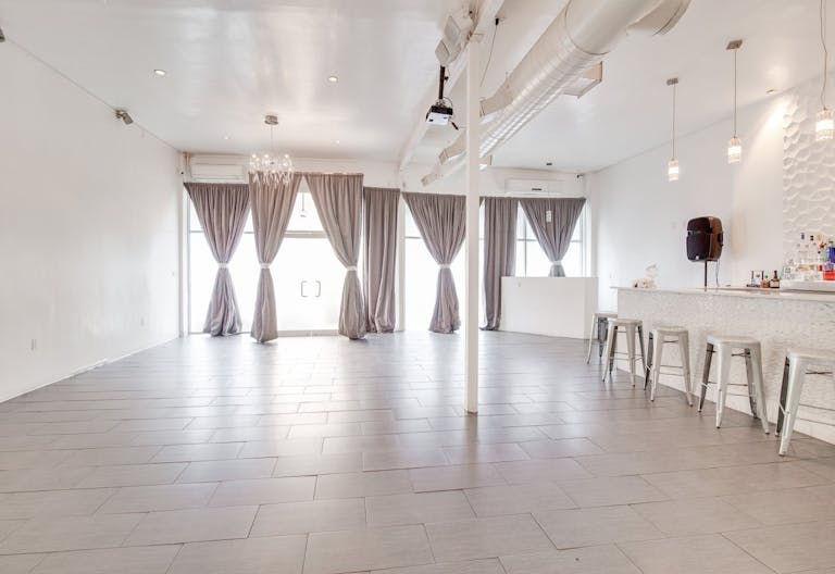 Licensed Bar Space in Crown Heights - Image 1