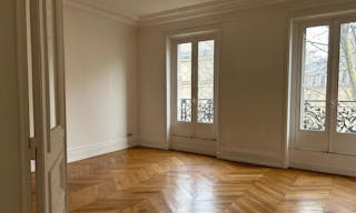 Perfect Showroom in Saint-Germain - Image 1