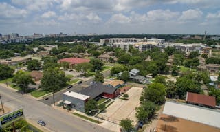 Cool Eastside Indoor and Outdoor Space with Private Parking. - Image 3