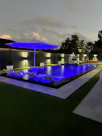 West Kendal Home with resort style infinity pool. - Image 1