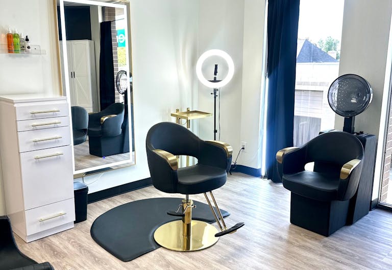 Luxury Salon Oasis in Houston - Image 3