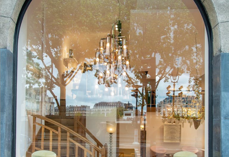 Galerie sur les bords de Seine face au Pont Neuf (Samaritaine, Mus�e de la Monnaie) - Image 2