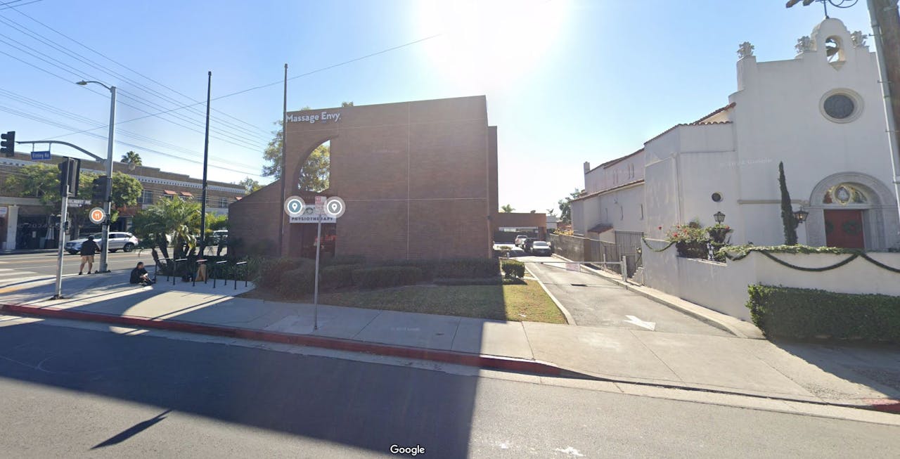 MURAL/WALL ADVERTISING - Image 1