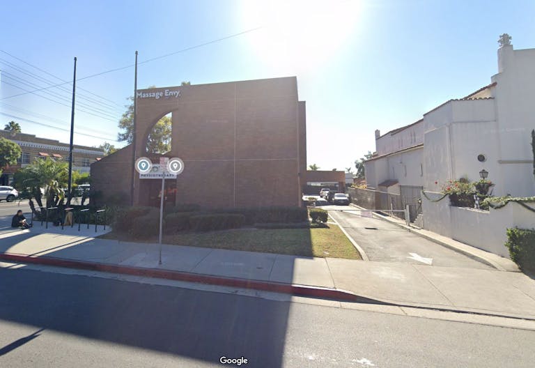 MURAL/WALL ADVERTISING - Image 1