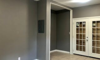 Office/Retail w/Studio Option South of DT - Image 2