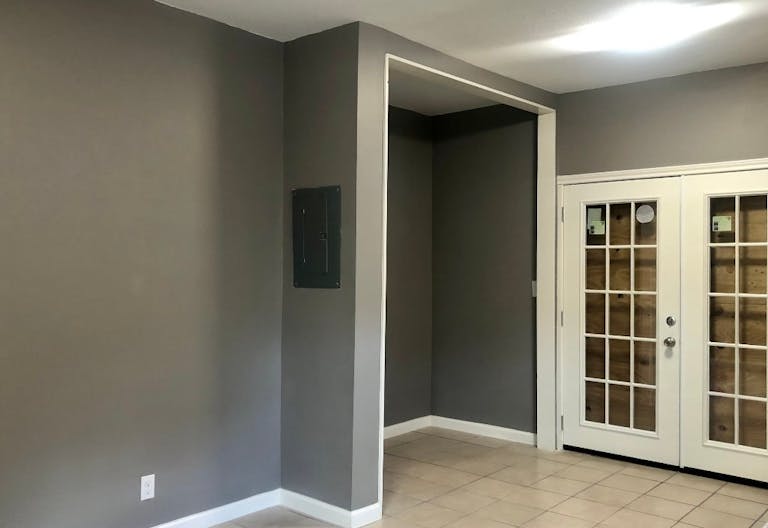 Office/Retail w/Studio Option South of DT - Image 2