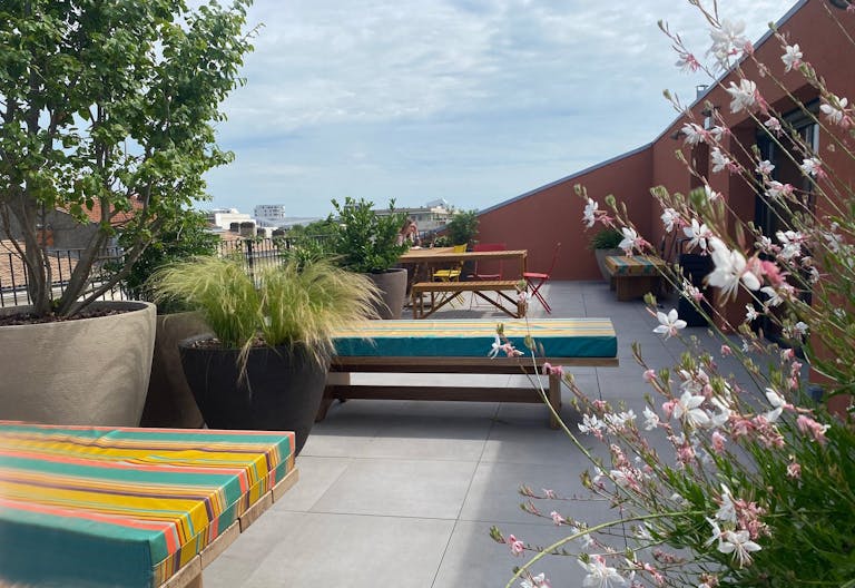 Bureau privatif et acc�s aux communs dans un immeuble d'architecte, au coeur des Chartrons � Bordeaux - 17M2 - Image 3