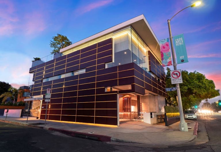 Beautiful Rooftop Venue - Image 1