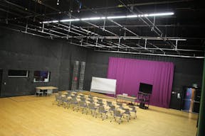 Media Hub for creative production and event space - Image 5