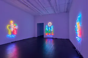 Sleek Storefront Gallery & Event Space in Prime Tribeca Art District - Image 11
