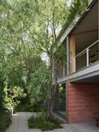 Espace de 100m2 de type atelier connect� � un jardin et � la rue-lieu polyvalent et charmant - Image 9