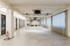 First floor multifunctional showroom and event space in the heart of Porta Venezia, Milan - Image 8