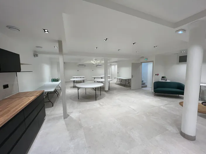 Elegant event space in the 17th - Image 0