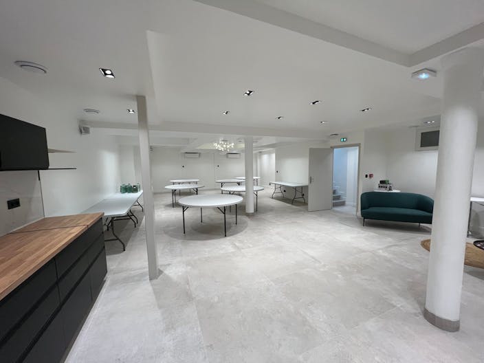 Elegant event space in the 17th - Image 0