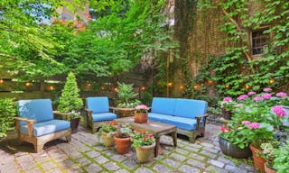 West Village Garden Oasis - Image 1