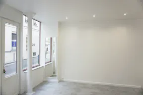 Élégante Boutique Ephémère Rose à Paris - Image 3