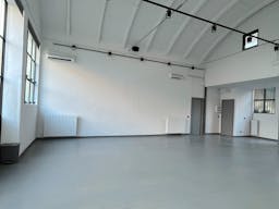 Ampio Spazio completo di tutti i servizi. Temporary showroom / Yoga / Exibition / Shooting fotografici. Disponibile per Fuori Salone - Fashion week - Image 1