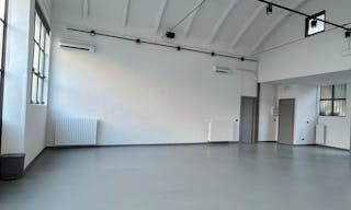Ampio Spazio completo di tutti i servizi. Temporary showroom / Yoga / Exibition / Shooting fotografici. Disponibile per Fuori Salone - Fashion week - Image 1