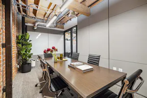 Webster Meeting Room – seat up to 8ppl - Image 3