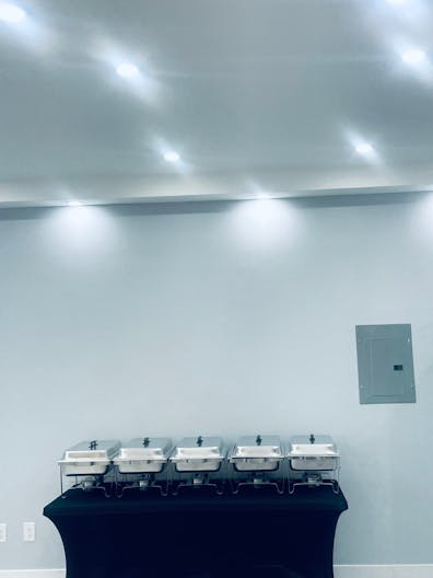 Natural light with indoor and/or outdoor venue - Image 3