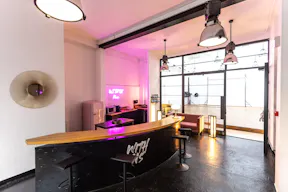 modern and welcoming showroom in the heart of Paris  - Image 4