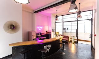 modern and welcoming showroom in the heart of Paris - Image 4