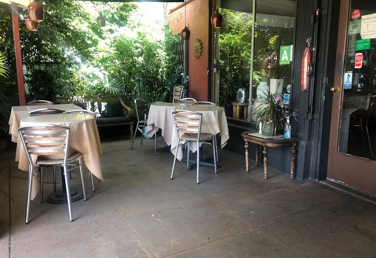 Event and patio space in Pico-Robertson - Image 4