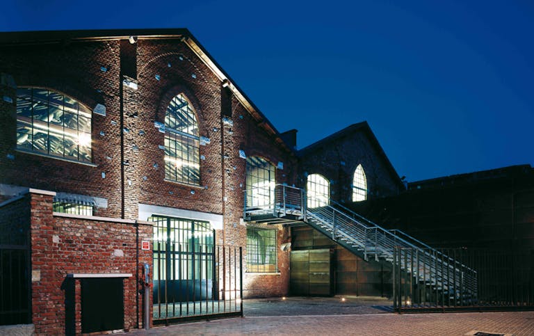 Courtyard Showroom - Image 0