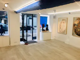 Art Gallery in le Haut Marais - Image 8