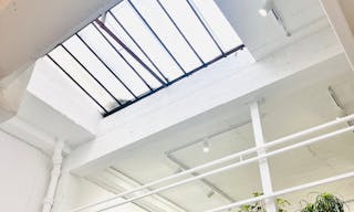 Ancien atelier devenu espace d'art au c?ur du Port de Nice - Image 5