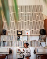 Retail store with coffee shop on Melrose and Fairfax avenue - Image 1