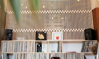 Retail store with coffee shop on Melrose and Fairfax avenue - Image 1