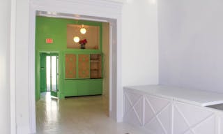 Lovely Boutique in West Cambridge - Image 2