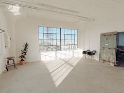 DTLA Studio with Abundant Light and Amazing View - Image 11