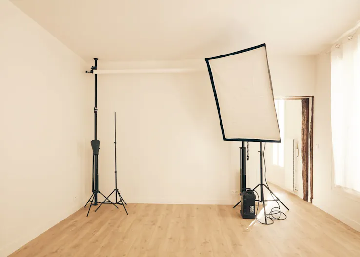 Sleek style photo studio in the heart of Paris - Image 1
