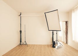 Sleek style photo studio in the heart of Paris - Image 1