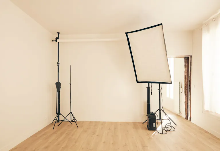 Sleek style photo studio in the heart of Paris - Image 1