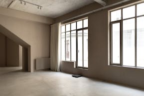 Atypical design gallery & shooting space in the Marais - Image 10