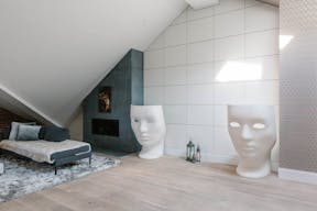 Sun-Drenched Soho Penthouse with Two Terraces - Image 2