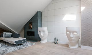 Sun-Drenched Soho Penthouse with Two Terraces - Image 2