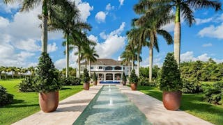 Tranquil Oasis Retreat with Lush Gardens and Modern Amenities Near Miami - Image 0
